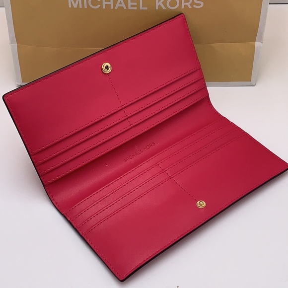 MICHAEL KORS Reed Large
Snap Signature Wallet
MK Logo Electric Pink color - Picture 7 of 11